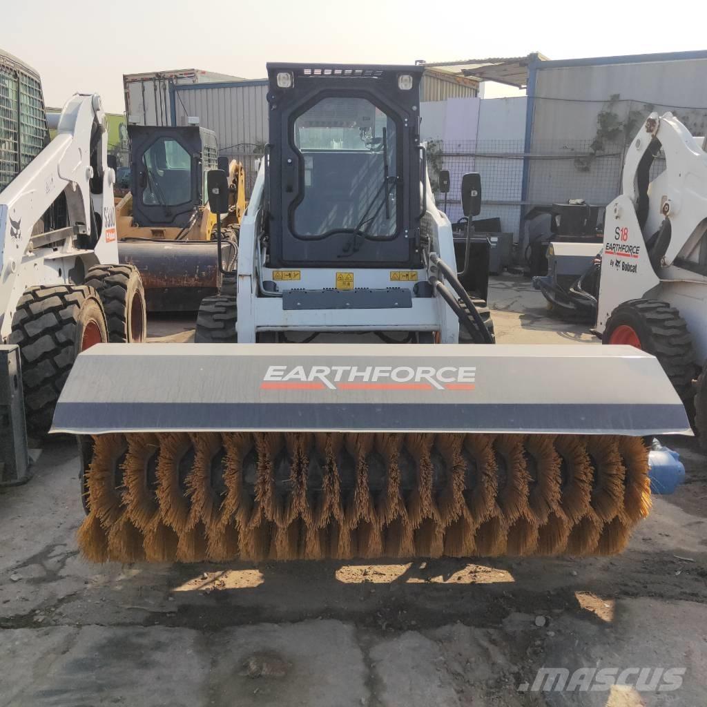 Bobcat S16 スキッドステアローダー