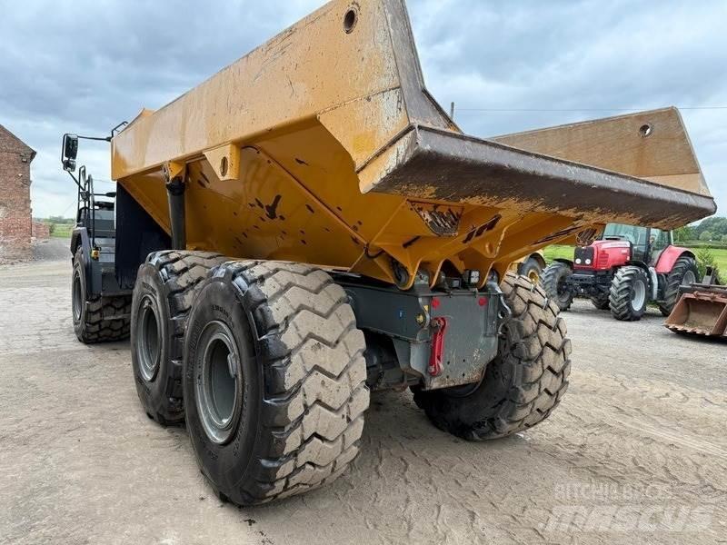 Liebherr TA 230 アーティキュレート式ダンプトラック
