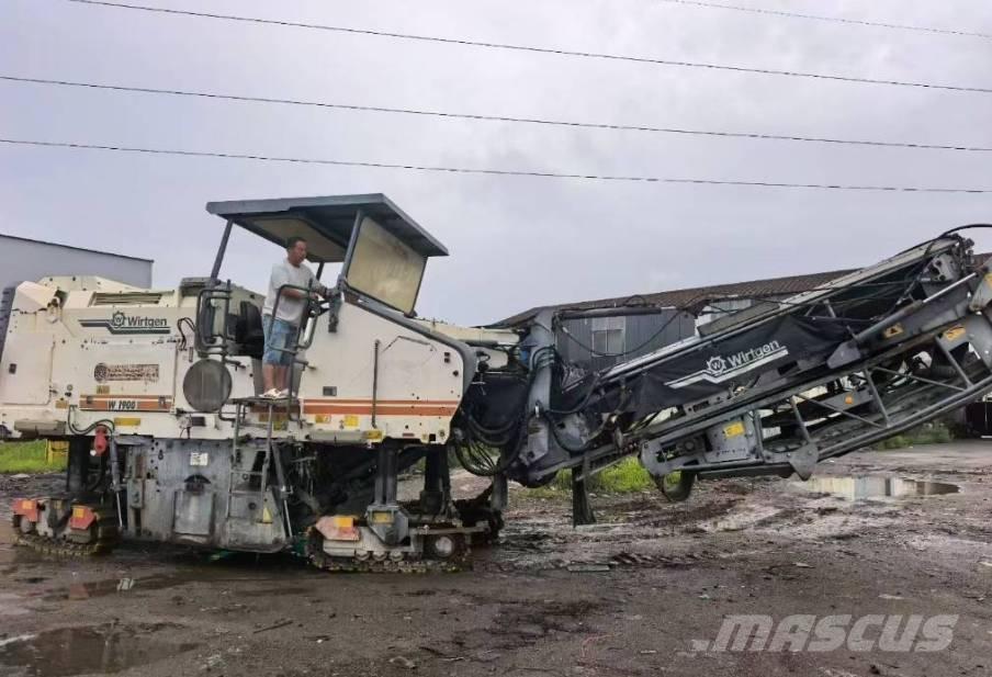 Wirtgen 1900DC アスファルトコールドミリングマシーン