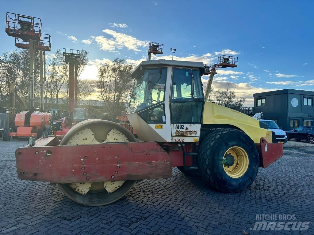 Dynapac CA 602 D 振動ローラ