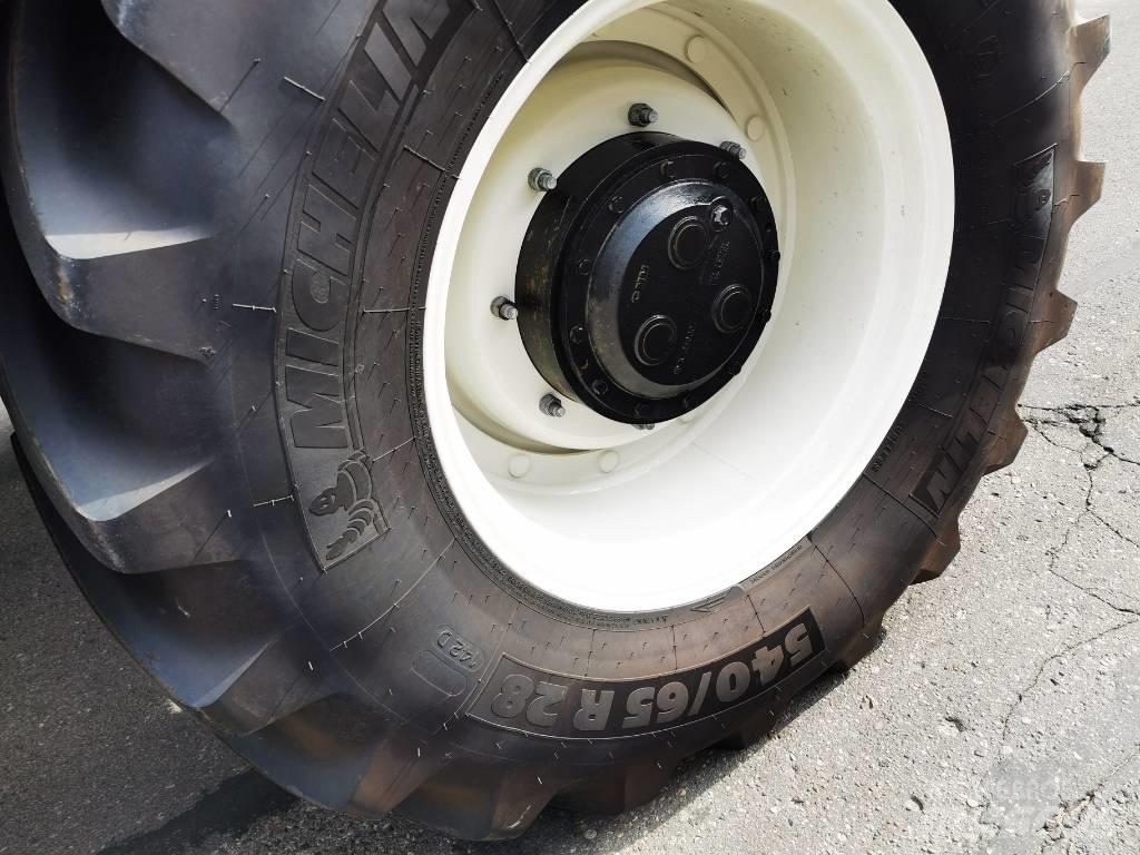 New Holland T 6.180 トラクター