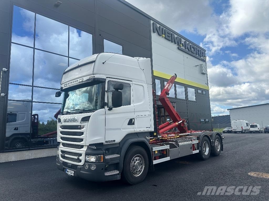Scania R520 6x2*4 アームロール