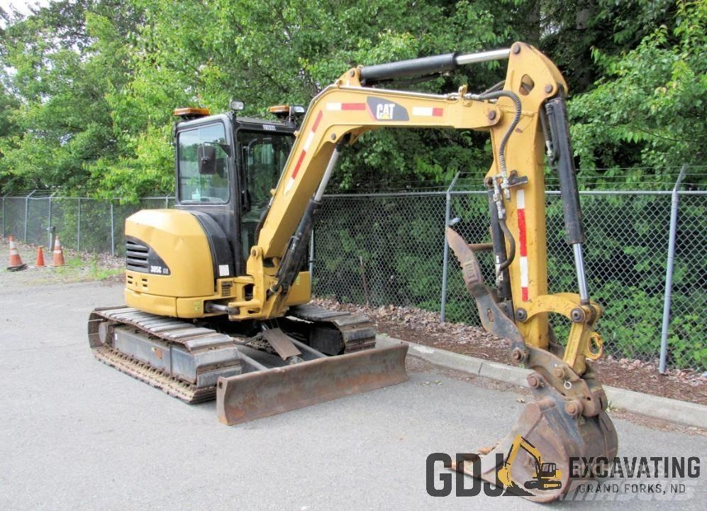 CAT 305 C CR ミニ油圧ショベル 7t以下（ミニユンボ・ミニディガー）