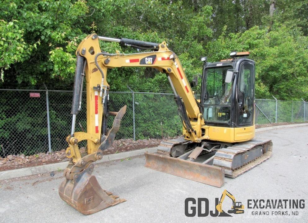 CAT 305 C CR ミニ油圧ショベル 7t以下（ミニユンボ・ミニディガー）