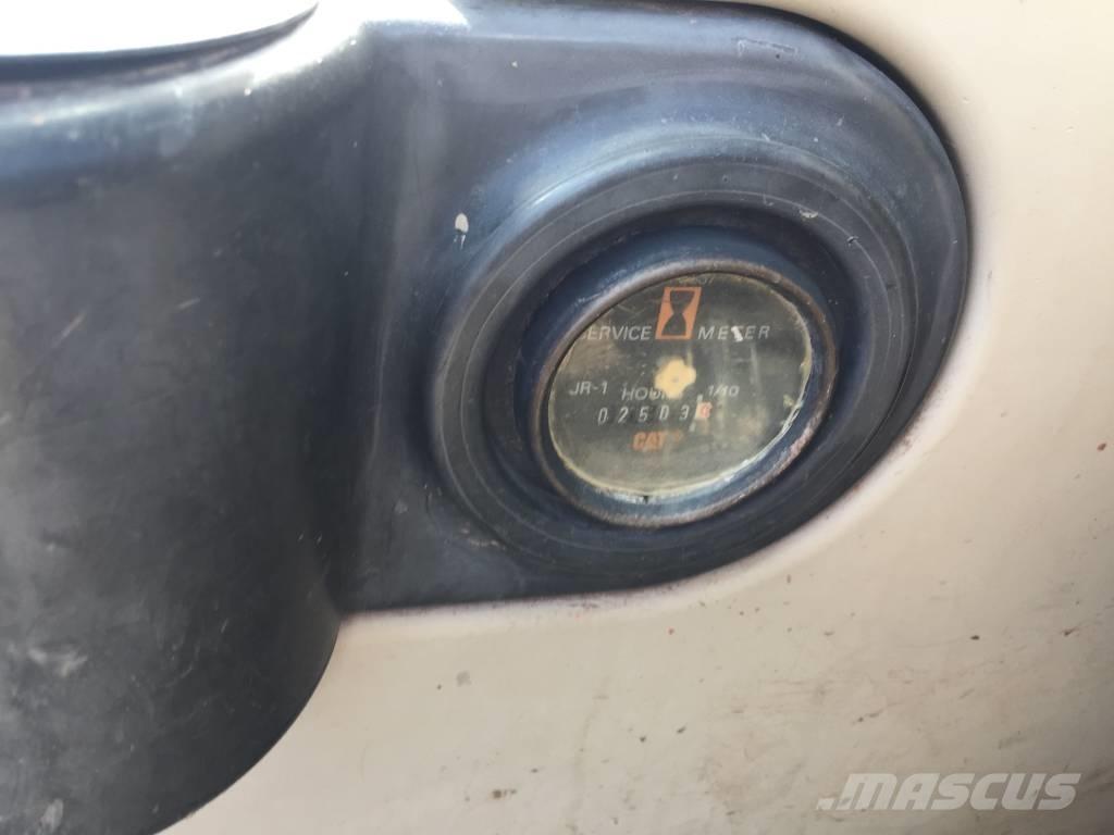 CAT 320 C 大型油圧ショベル12t以上（パワーショベル・ユンボ）