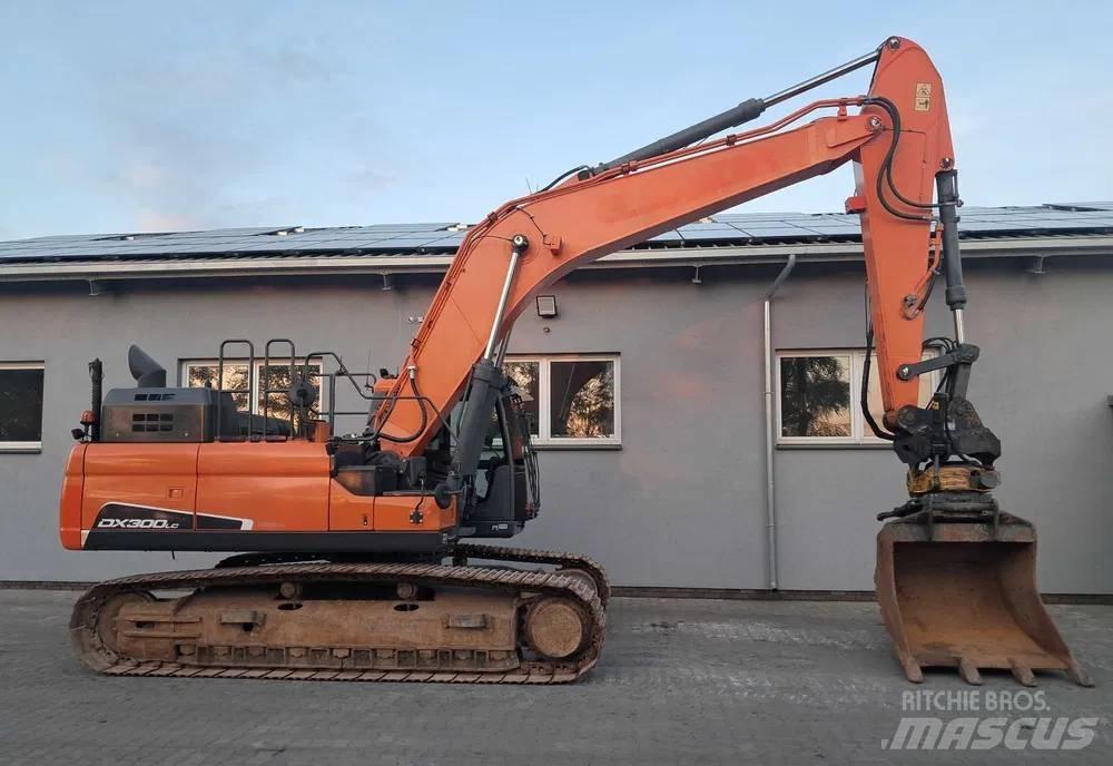 Doosan DX 300 LC-5 大型油圧ショベル12t以上（パワーショベル・ユンボ）