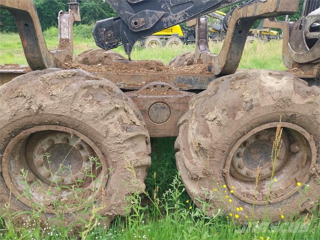 Komatsu 860.4 フォワーダー