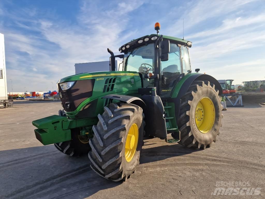 John Deere 6215 R トラクター