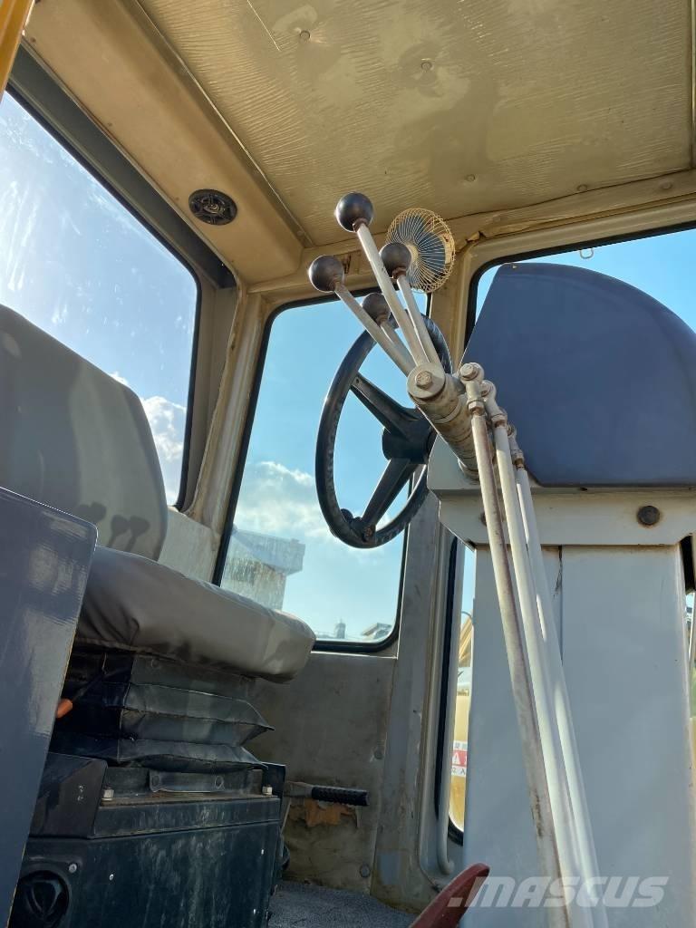 CAT 140 H モーターグレーダー