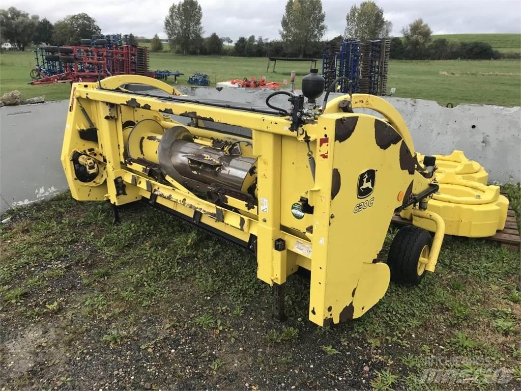 John Deere 7350 自走式フォレージハーベスター