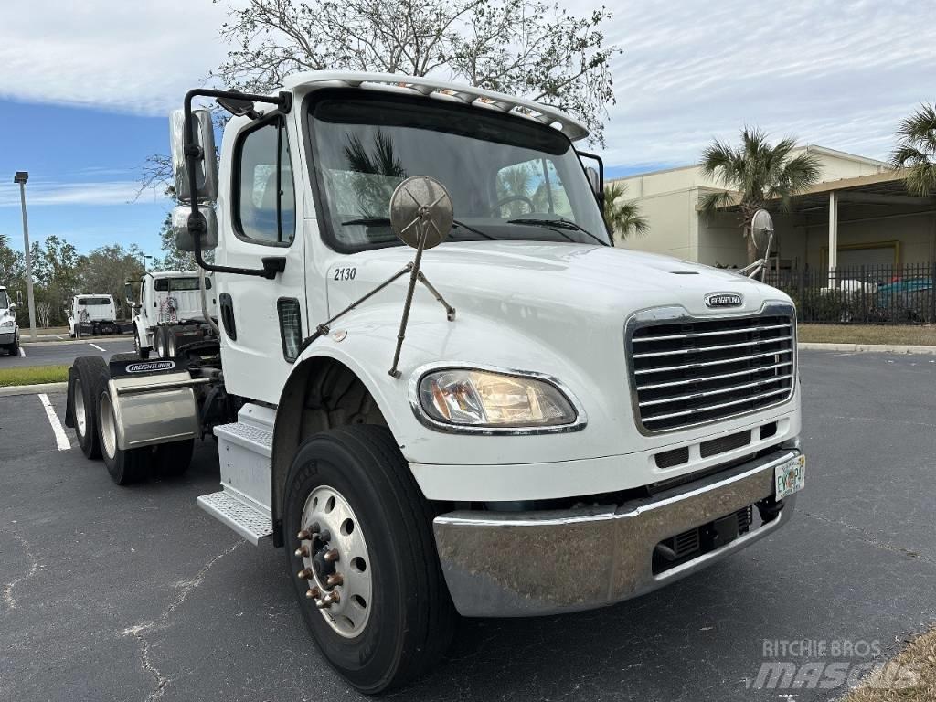 Freightliner M2 中古トラクターヘッド | トレーラーヘッド