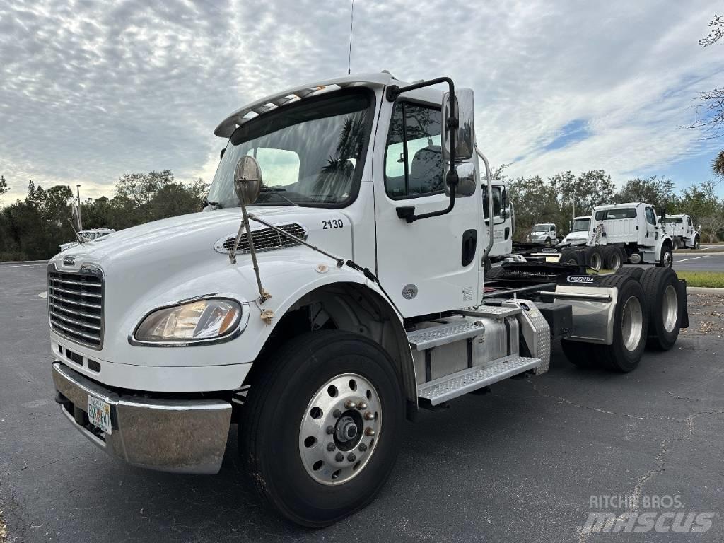 Freightliner M2 中古トラクターヘッド | トレーラーヘッド