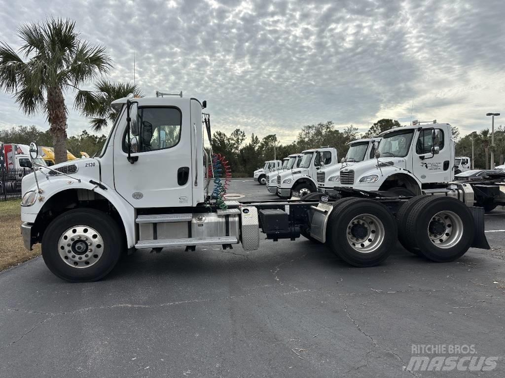 Freightliner M2 中古トラクターヘッド | トレーラーヘッド
