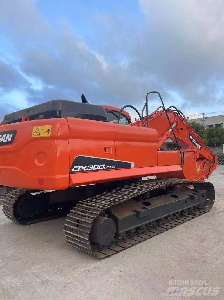 Doosan DX300LC-9C 大型油圧ショベル12t以上（パワーショベル・ユンボ）
