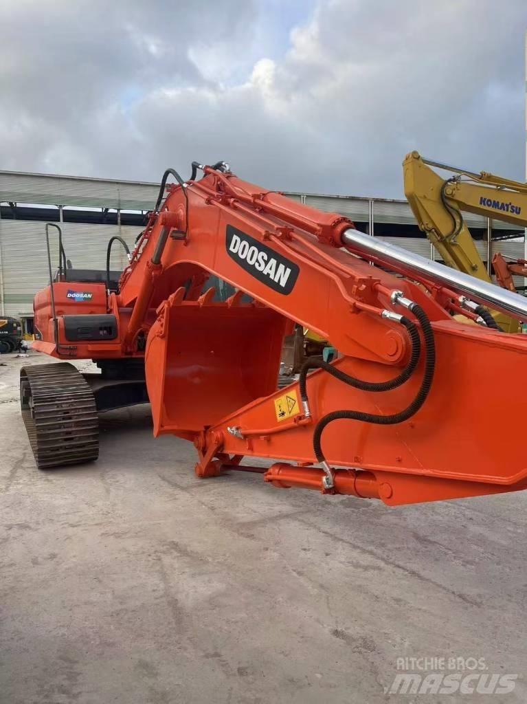 Doosan DX300LC-9C 大型油圧ショベル12t以上（パワーショベル・ユンボ）