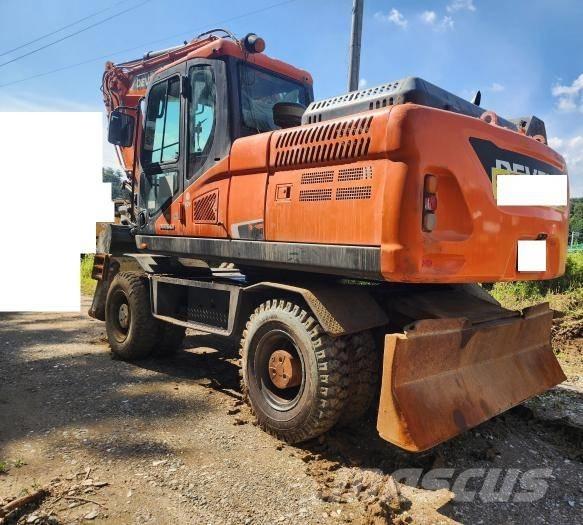 Doosan DX 210 W ホイール式油圧ショベル（パワーショベル・ユンボ・バックホー）