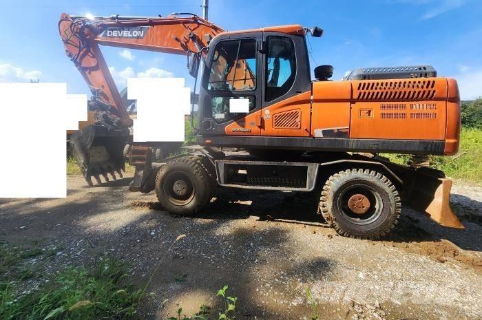 Doosan DX 210 W ホイール式油圧ショベル（パワーショベル・ユンボ・バックホー）