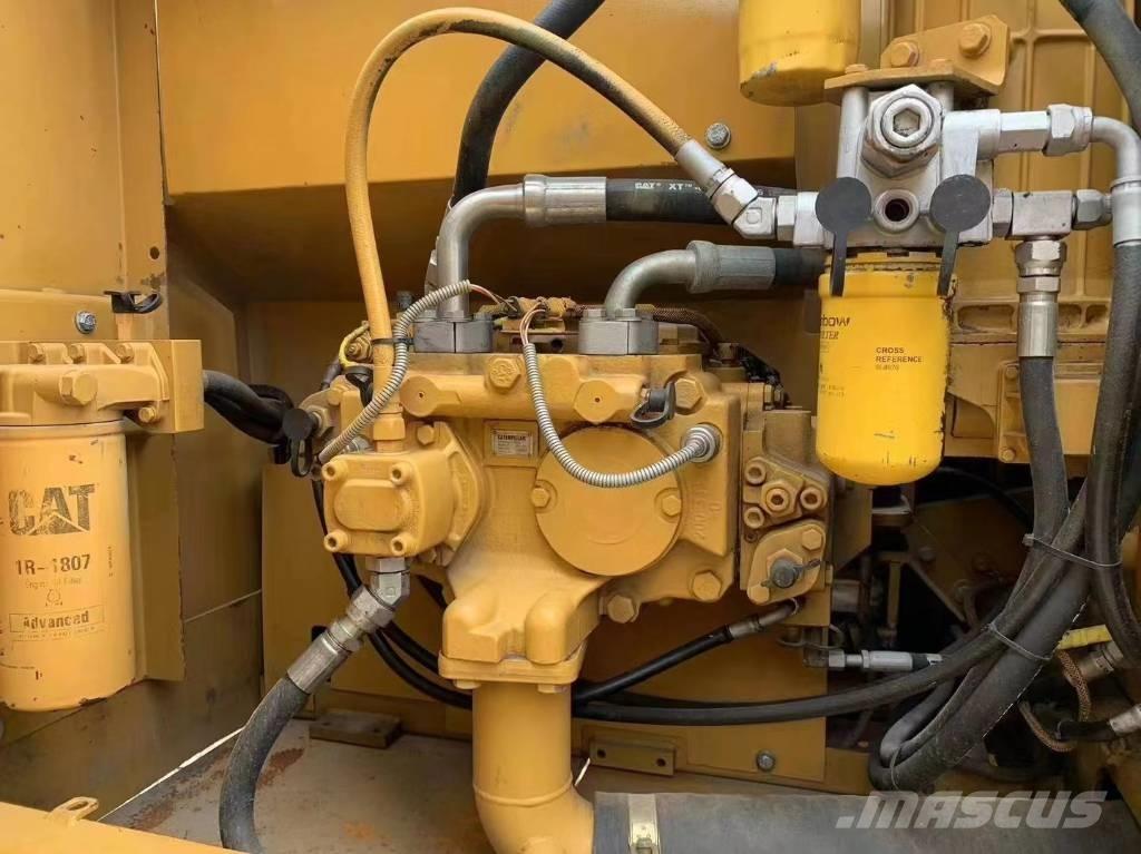 CAT 323D 大型油圧ショベル12t以上（パワーショベル・ユンボ）