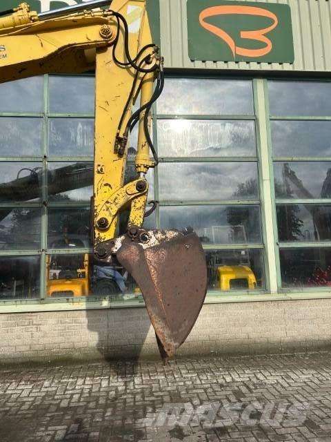 Etec 812 ホイール式油圧ショベル（パワーショベル・ユンボ・バックホー）