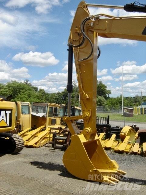CAT 320 大型油圧ショベル12t以上（パワーショベル・ユンボ）