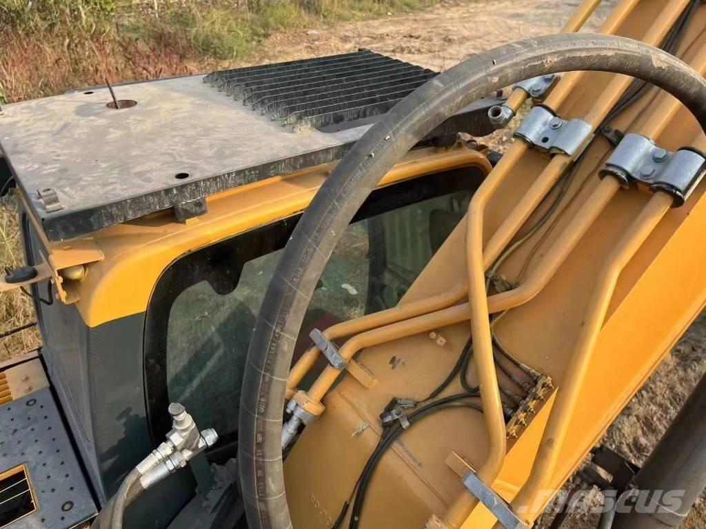 Hyundai Robex 520 VS 大型油圧ショベル12t以上（パワーショベル・ユンボ）