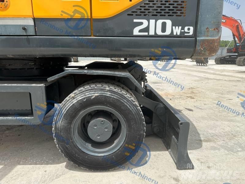 Hyundai R210W-9 ホイール式油圧ショベル（パワーショベル・ユンボ・バックホー）