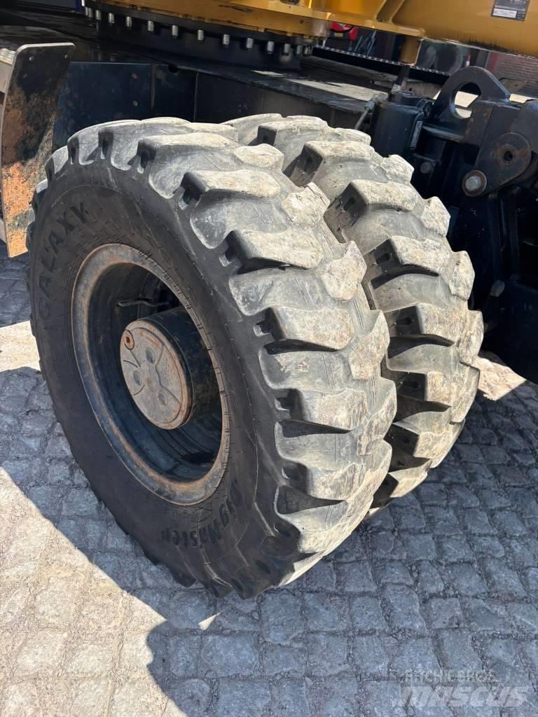 CAT M 313 D ホイール式油圧ショベル（パワーショベル・ユンボ・バックホー）