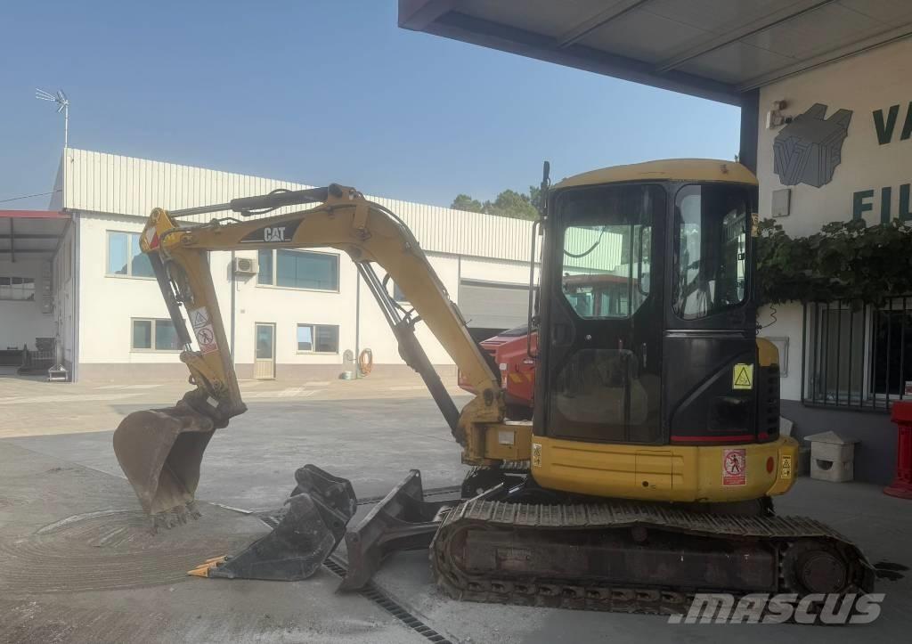 CAT 304 CR ミニ油圧ショベル 7t以下（ミニユンボ・ミニディガー）