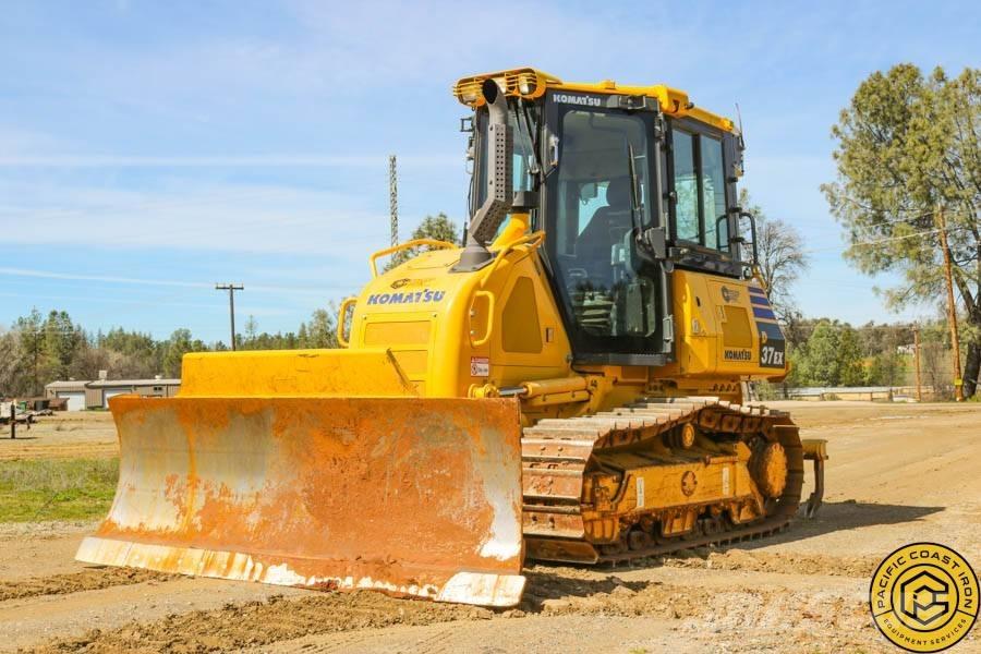 Komatsu D 37 EX ブルドーザー