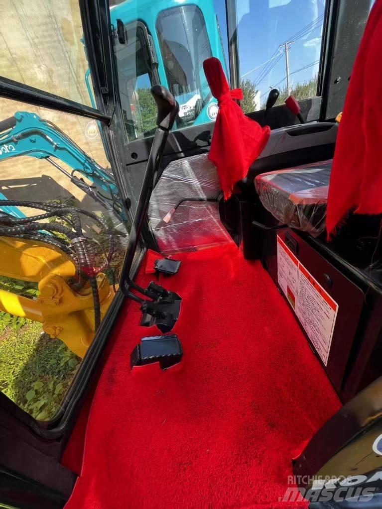 Komatsu PC 35 MR ミニ油圧ショベル 7t以下（ミニユンボ・ミニディガー）