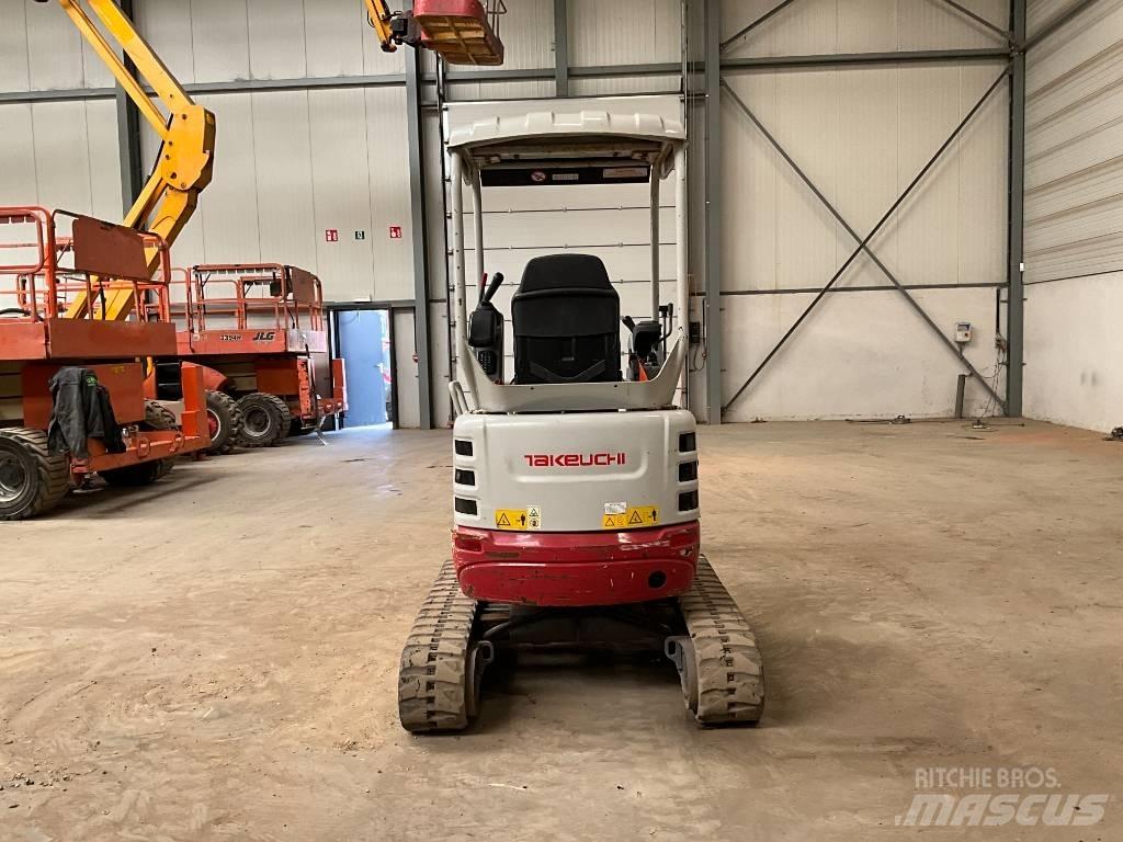 Takeuchi TB 215 R ミニ油圧ショベル 7t以下（ミニユンボ・ミニディガー）