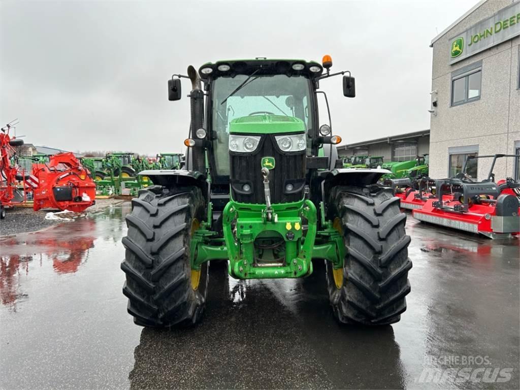 John Deere 6210R トラクター