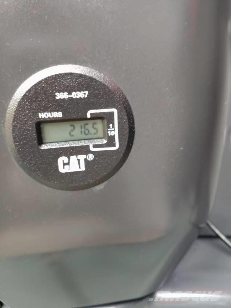 CAT 320 D 大型油圧ショベル12t以上（パワーショベル・ユンボ）