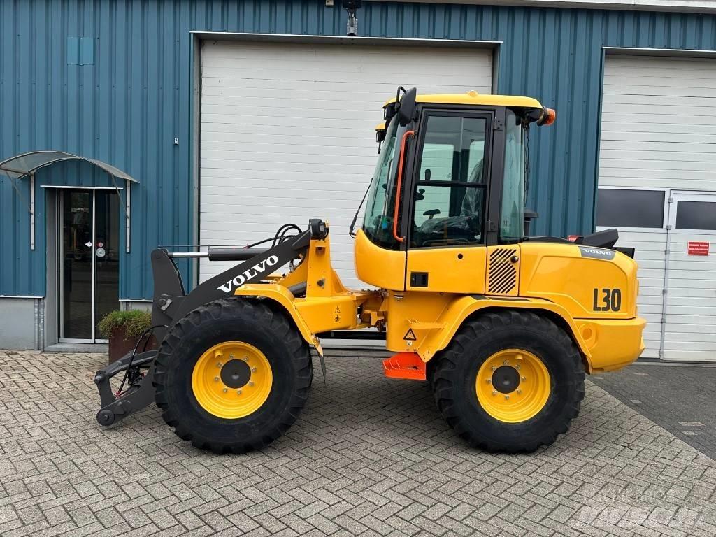 Volvo L30HS ホイールローダー・タイヤショベル