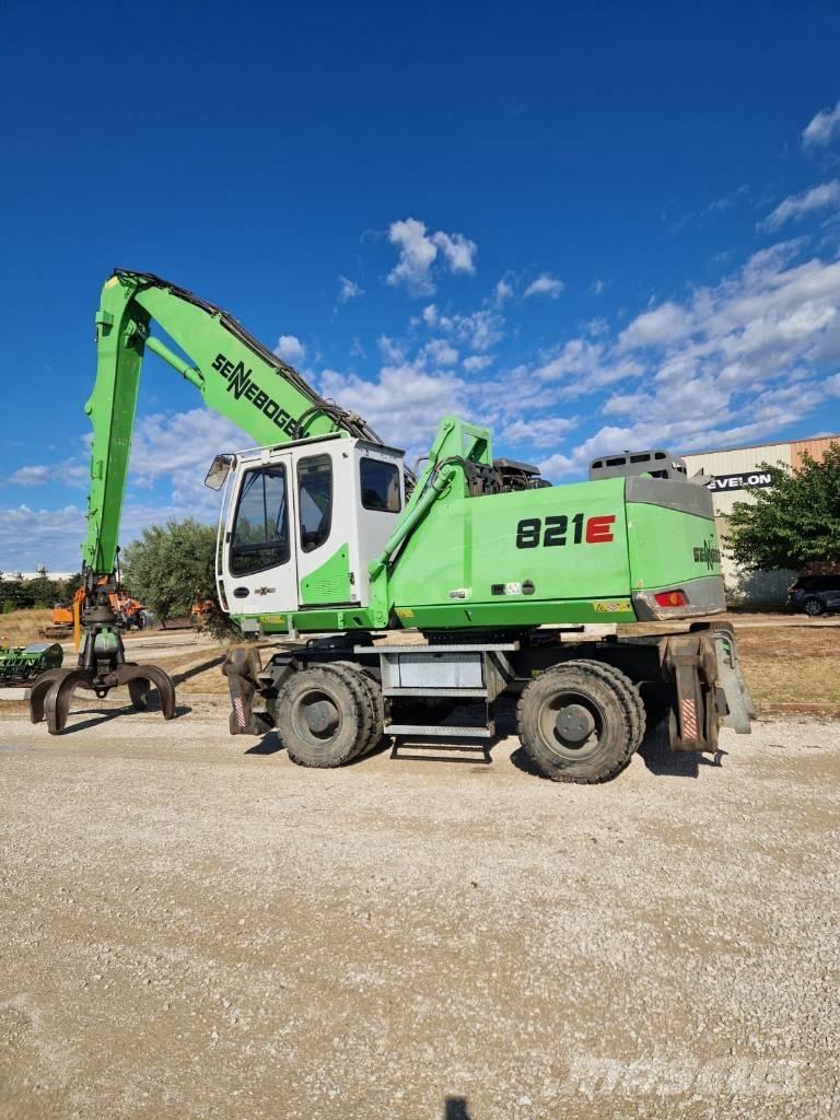 Sennebogen 821 E ホイール式油圧ショベル（パワーショベル・ユンボ・バックホー）