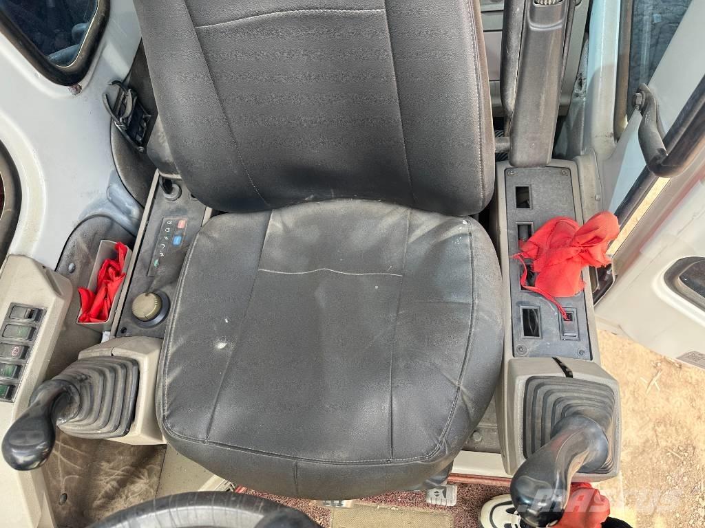 Doosan DH 150 W-7 ホイール式油圧ショベル（パワーショベル・ユンボ・バックホー）