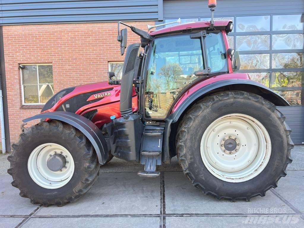 Valtra T 174 Versu トラクター