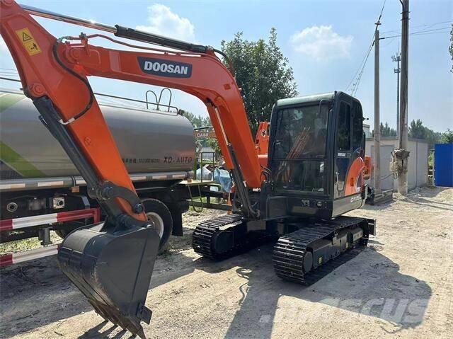 Doosan DX55 ミニ油圧ショベル 7t以下（ミニユンボ・ミニディガー）