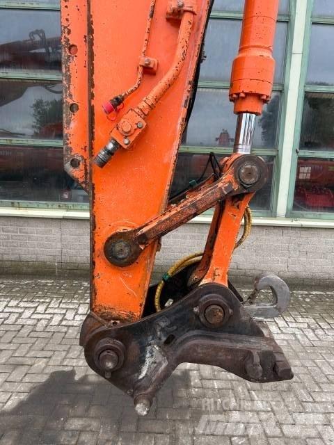 Hitachi ZX 210 LC-3 大型油圧ショベル12t以上（パワーショベル・ユンボ）