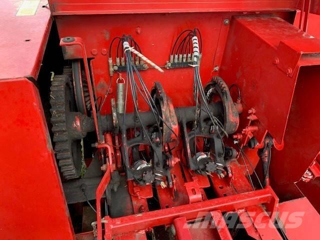 New Holland 570 スクエアベーラー