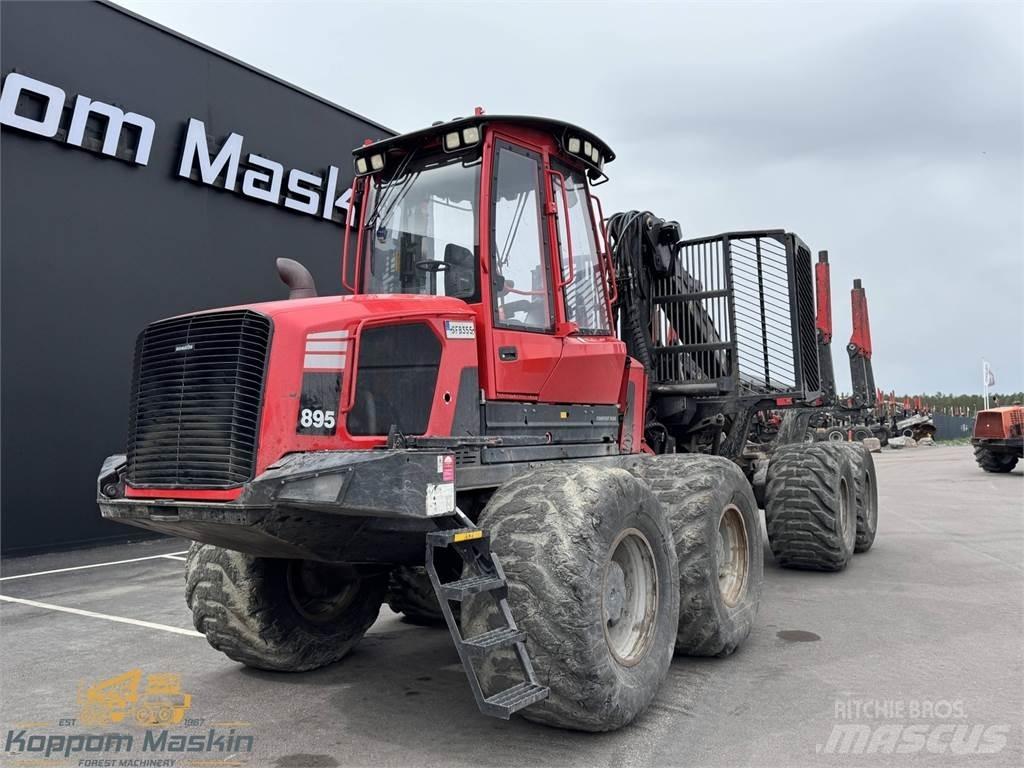 Komatsu 895 フォワーダー