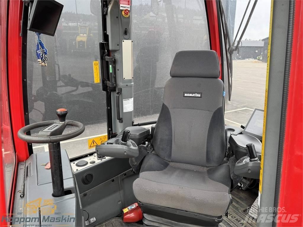 Komatsu 895 フォワーダー