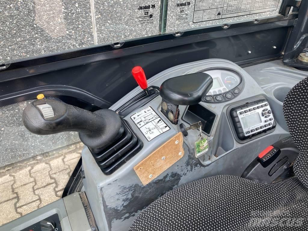 Bobcat E19 ミニ油圧ショベル 7t以下（ミニユンボ・ミニディガー）