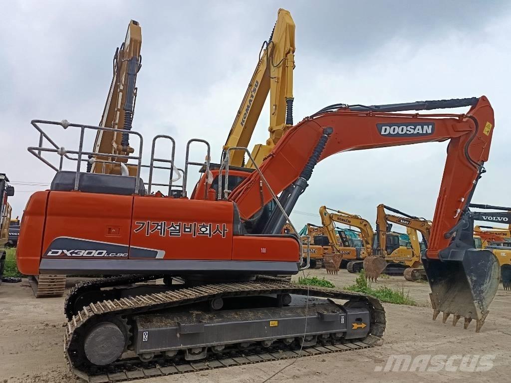 Doosan DX 300 LC 大型油圧ショベル12t以上（パワーショベル・ユンボ）