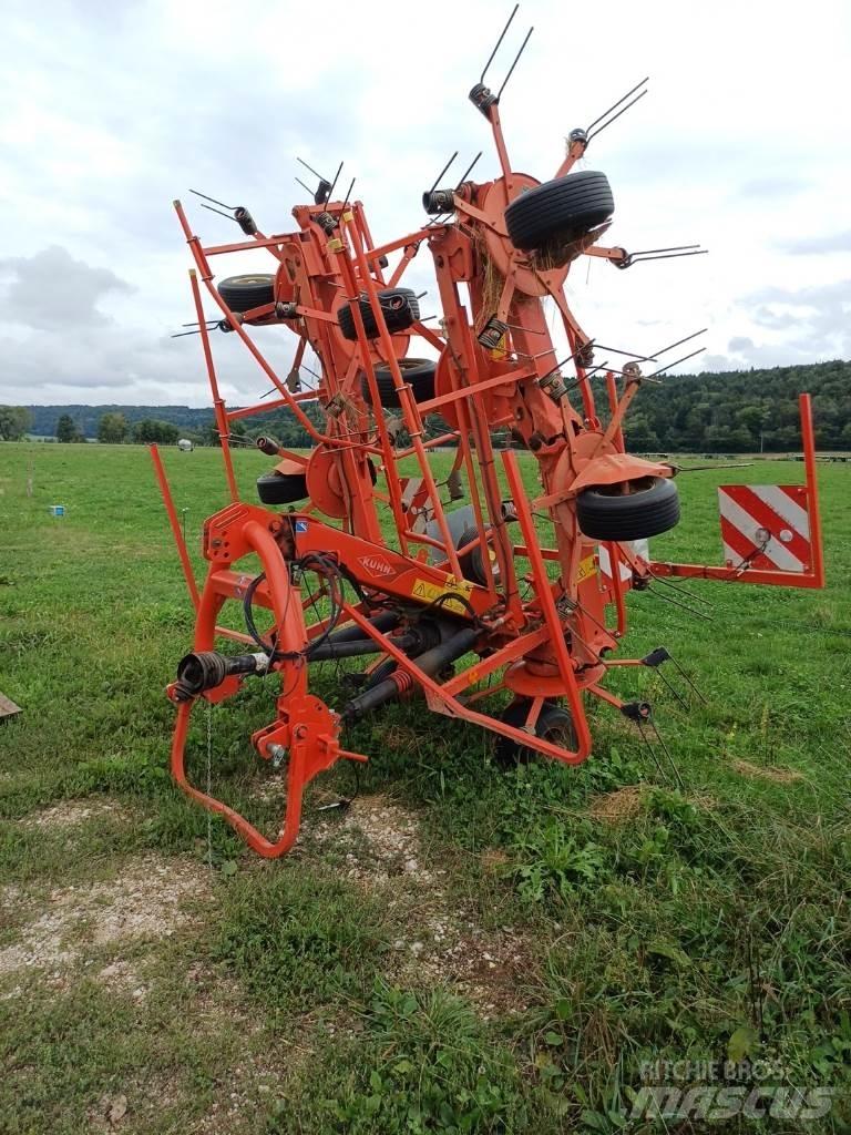 Kuhn GF 8702 テッダー・テッダーレーキ