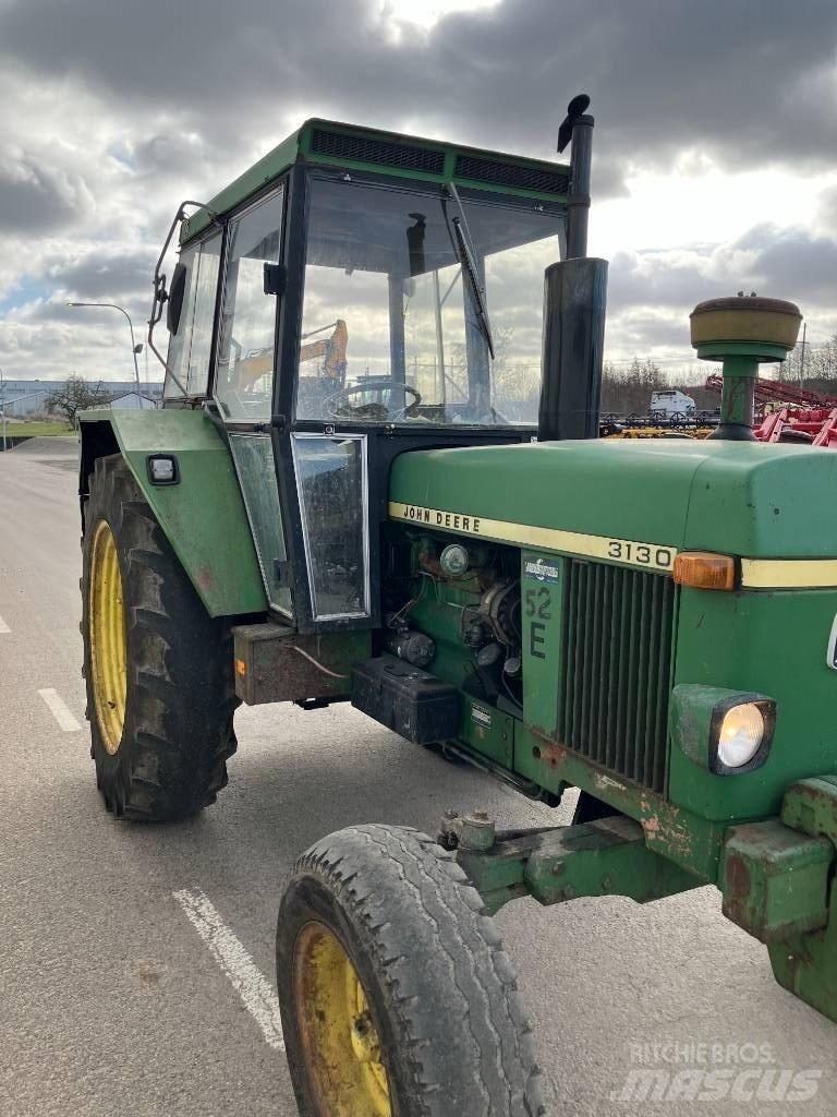 John Deere 3130 トラクター