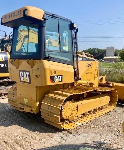 CAT D 3 K LGP ブルドーザー