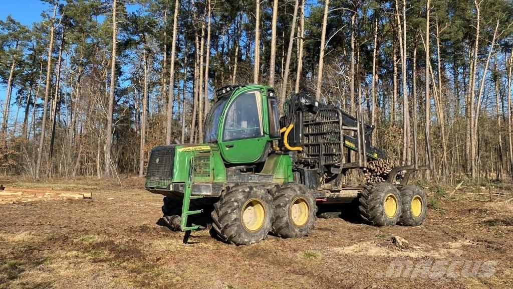 John Deere 1010 E フォワーダー