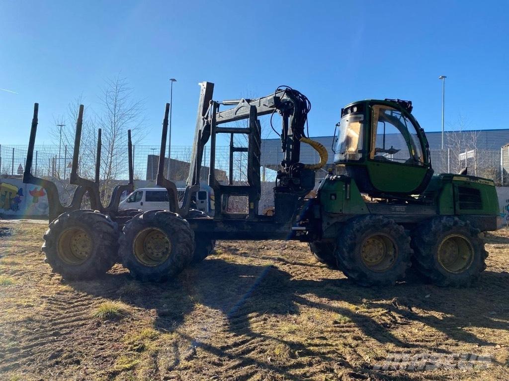 John Deere 1010 E フォワーダー