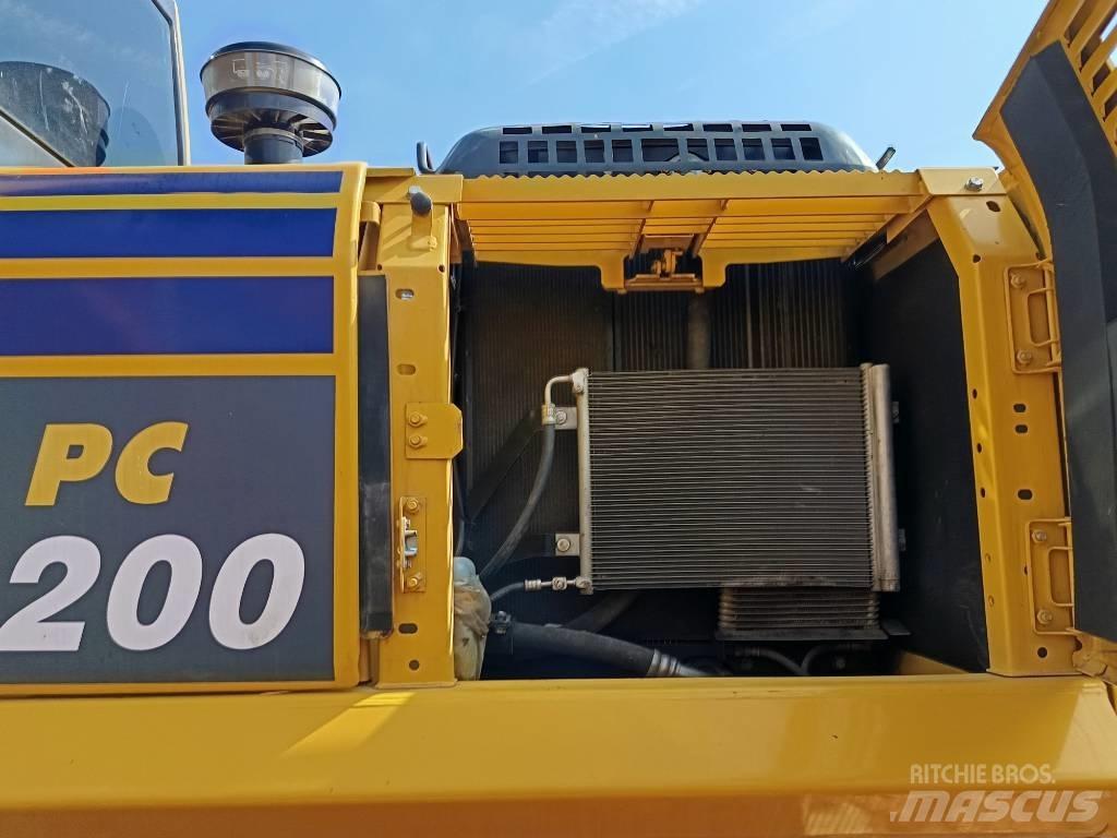Komatsu PC200 中型油圧ショベル 7ｔ-12ｔ（ユンボ・パワーショベル・バックホー）